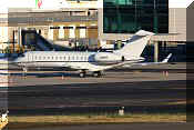 Bombardier BD-700-1A10 Global Express, click to open in large format