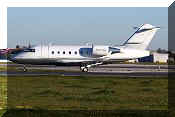 Bombardier CL-600-2B16 Challenger 604, click to open in large format
