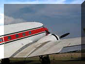 Douglas DC-3 Dakota, click to open in large format