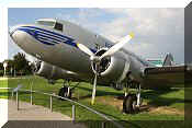 Douglas DC-3-229 Dakota, click to open in large format
