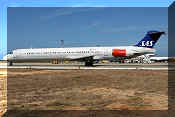 McDonnell Douglas MD-82, click to open in large format