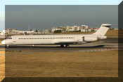 McDonnell Douglas MD-83, click to open in large format