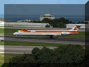 McDonnell Douglas MD-88, click to open in large format