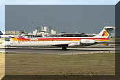 McDonnell Douglas MD-88, click to open in large format