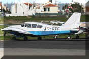 Piper PA-23-250 Aztec E, click to open in large format