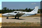 Piper PA-34-200T Seneca II, click to open in large format
