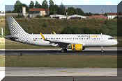 Airbus A320-214, click to open in large format