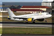 Airbus A320-214, click to open in large format