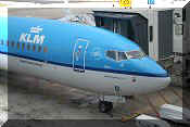Boeing 737-8K2, click to open in large format