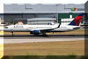 Boeing 757-231, click to open in large format