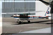 Cessna 152, click to open in large format