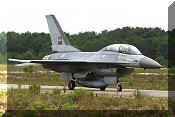 F-16B Fighting Falcon, click to open in large format
