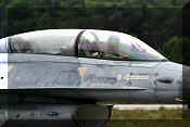 F-16B Fighting Falcon, click to open in large format